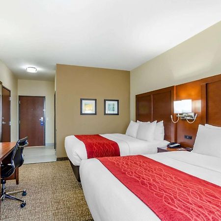 Comfort Inn & Suites Salina North Exterior photo